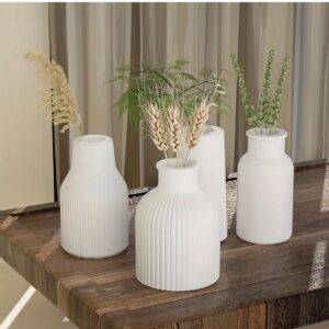 Vase en plâtre de beaux-arts