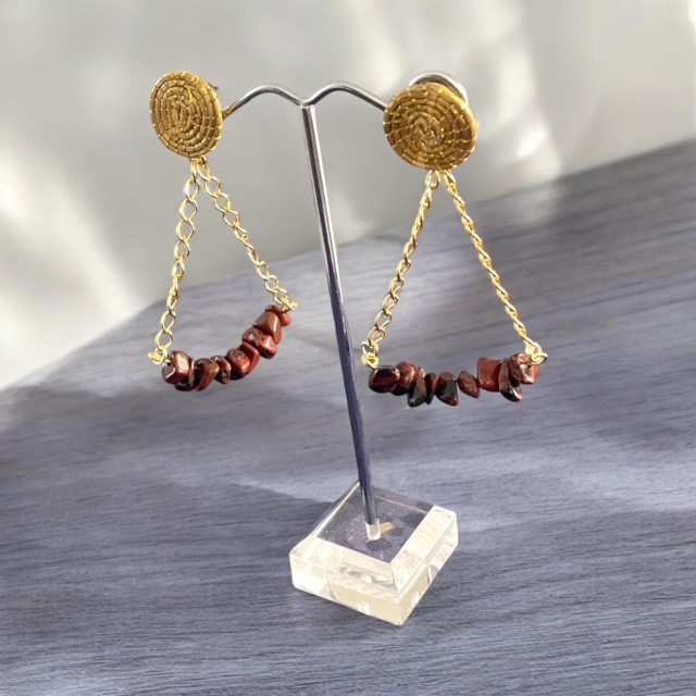 Bijoux-BO-triangle-fluorine marron3